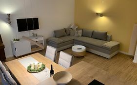 Moderne Ferienwohnung Nahe Swr Und Golfplatz